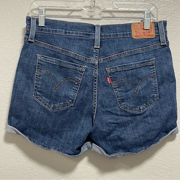 Levi’s Mid length Distressed Medium Wash Cuffed Shorts Size 28 - Picture 5 of 6